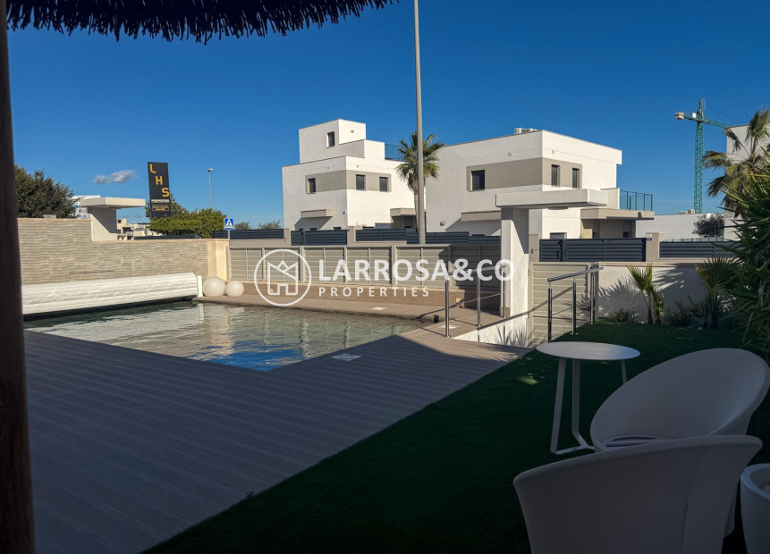 Herverkoop - Villa - San Miguel de Salinas - Bellavista