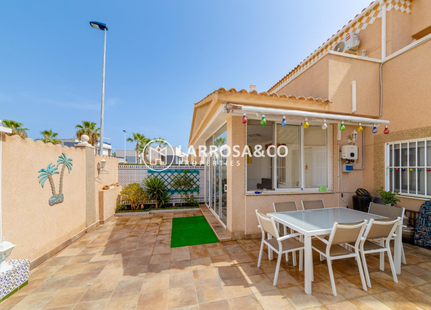 Herverkoop - Villa - Torrevieja - Aguas Nuevas