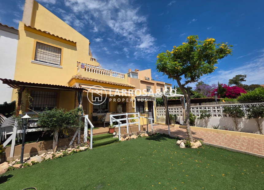 Herverkoop - Villa - Torrevieja - Aguas Nuevas