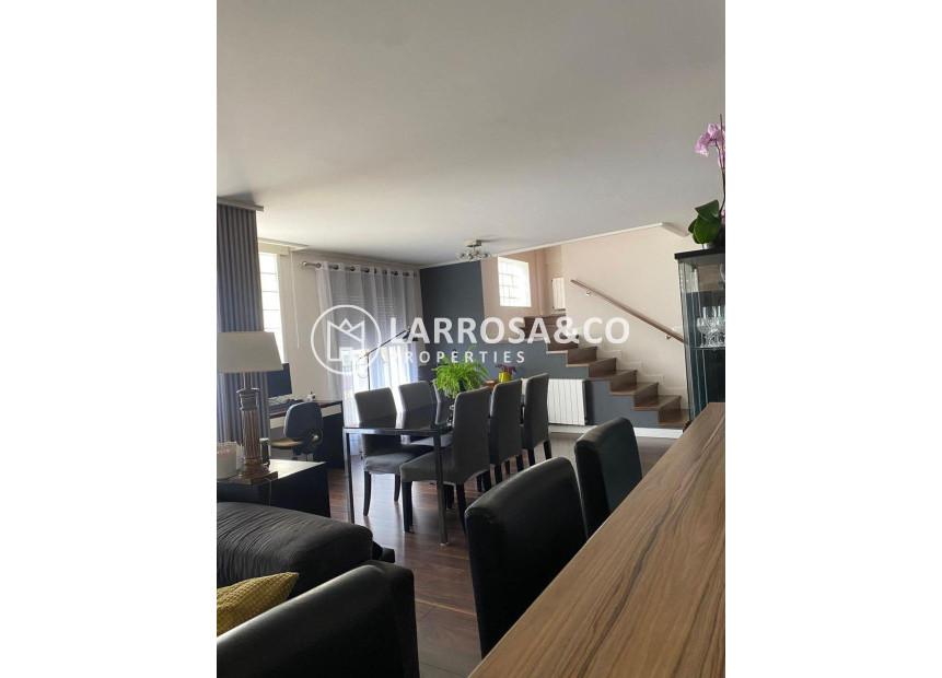 Herverkoop - Villa - Torrevieja - Centro - Muelle Pesquero