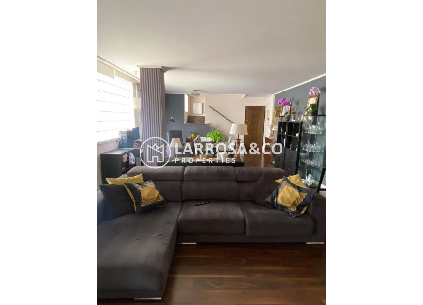 Herverkoop - Villa - Torrevieja - Centro - Muelle Pesquero