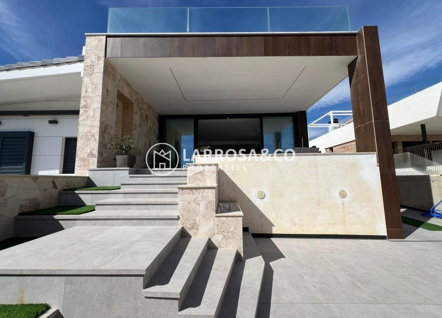 Herverkoop - Villa - Torrevieja - La Mata