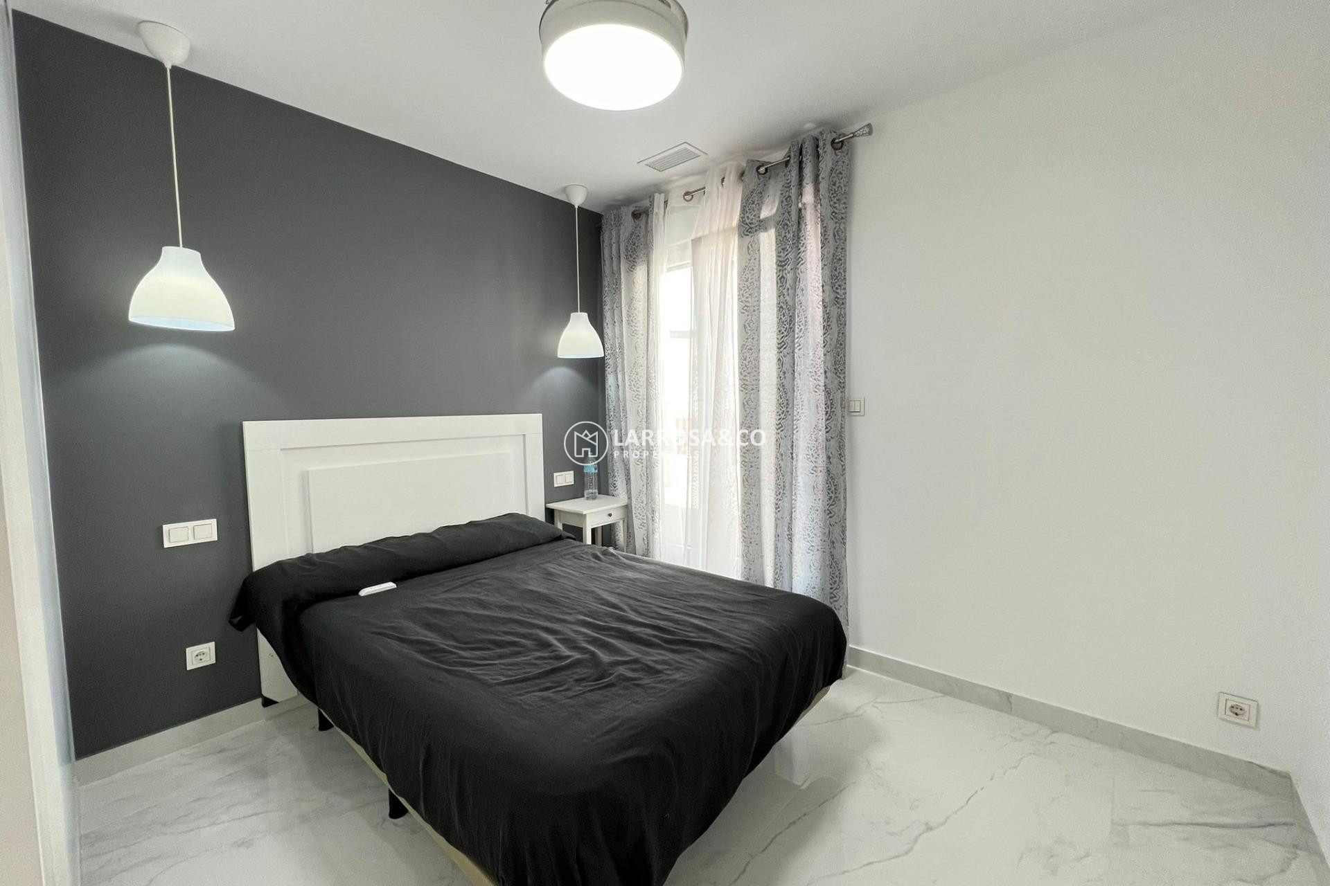 Herverkoop - Villa - Torrevieja - La Mata