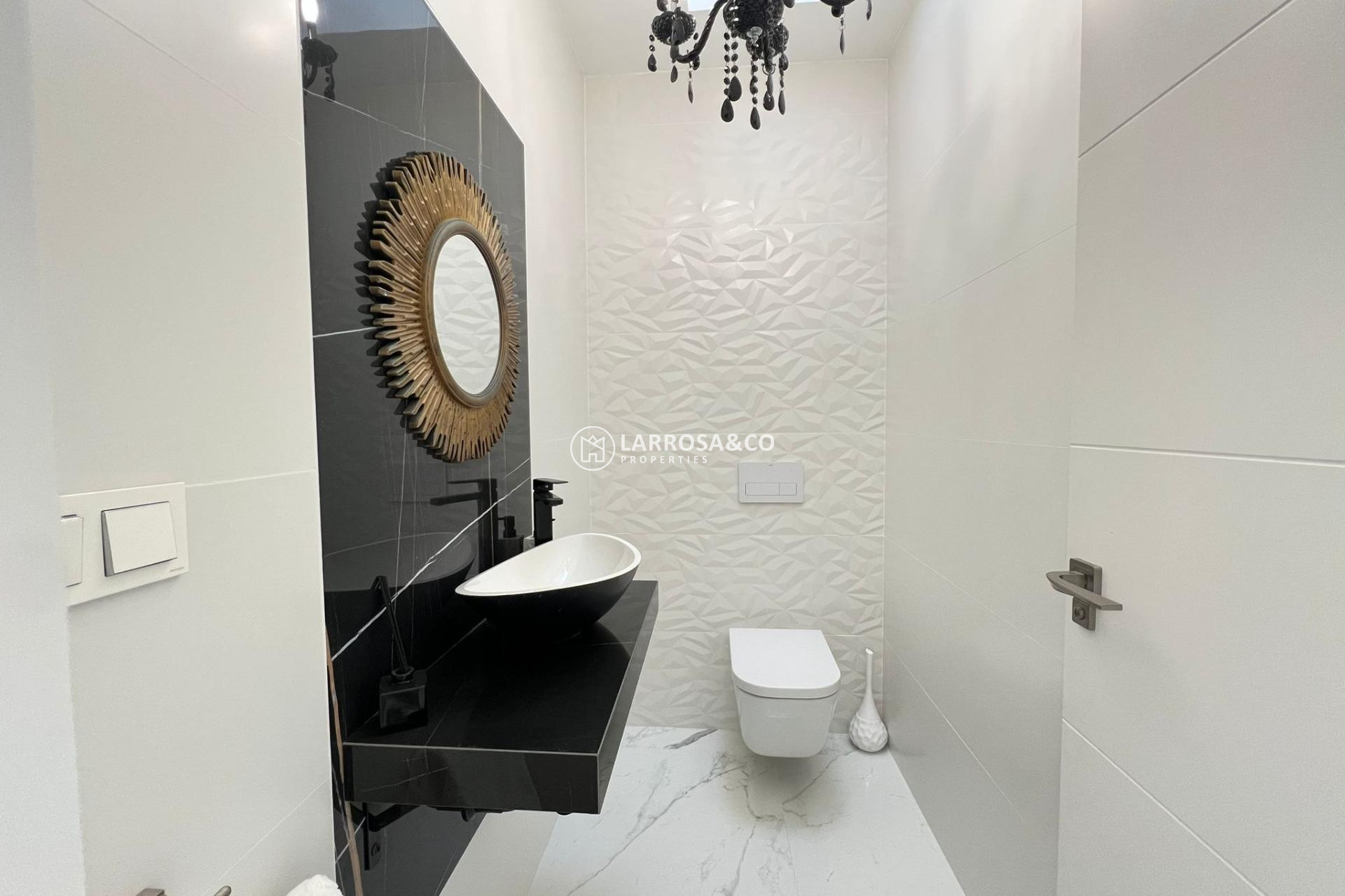 Herverkoop - Villa - Torrevieja - La Mata