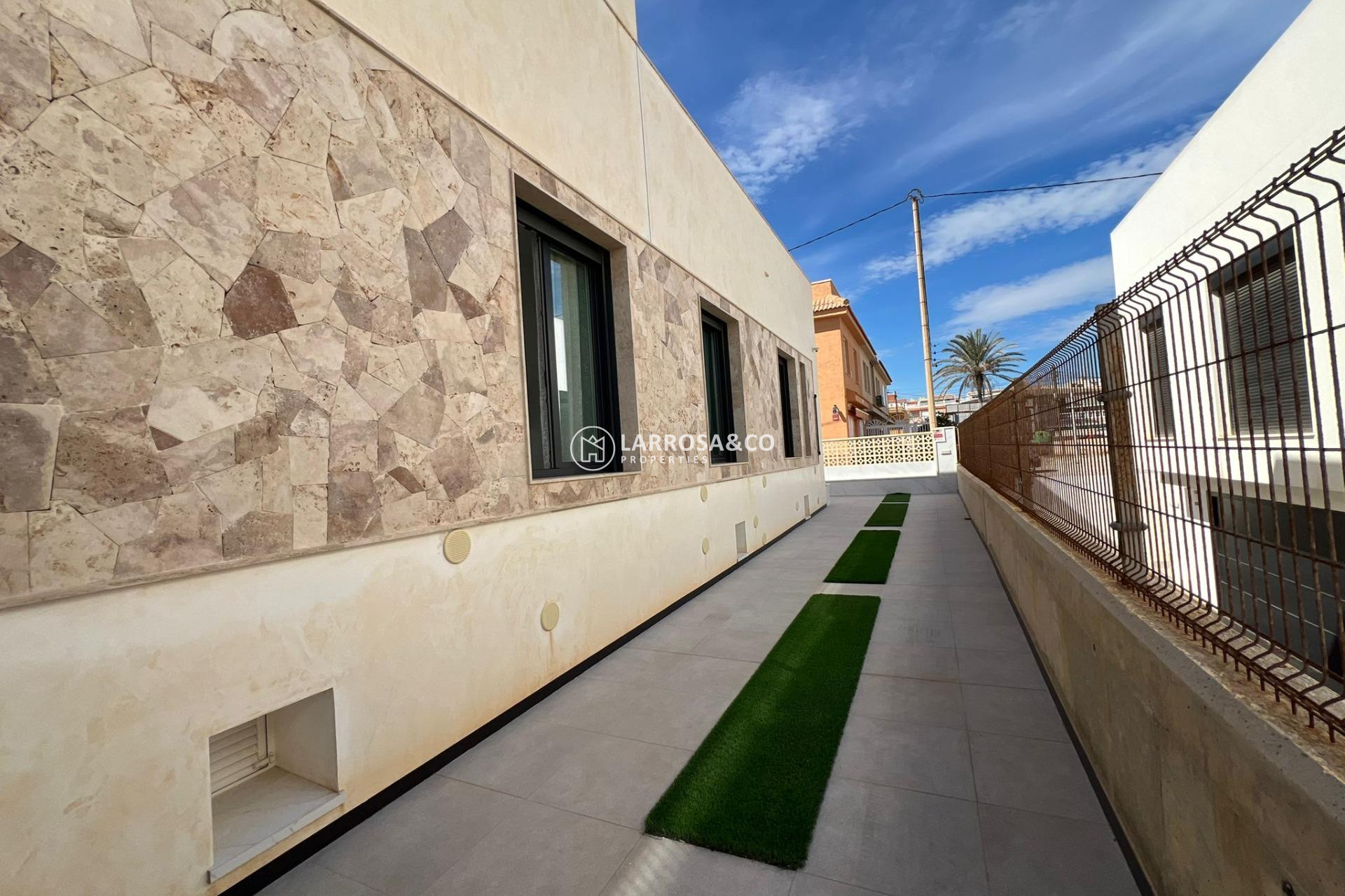 Herverkoop - Villa - Torrevieja - La Mata