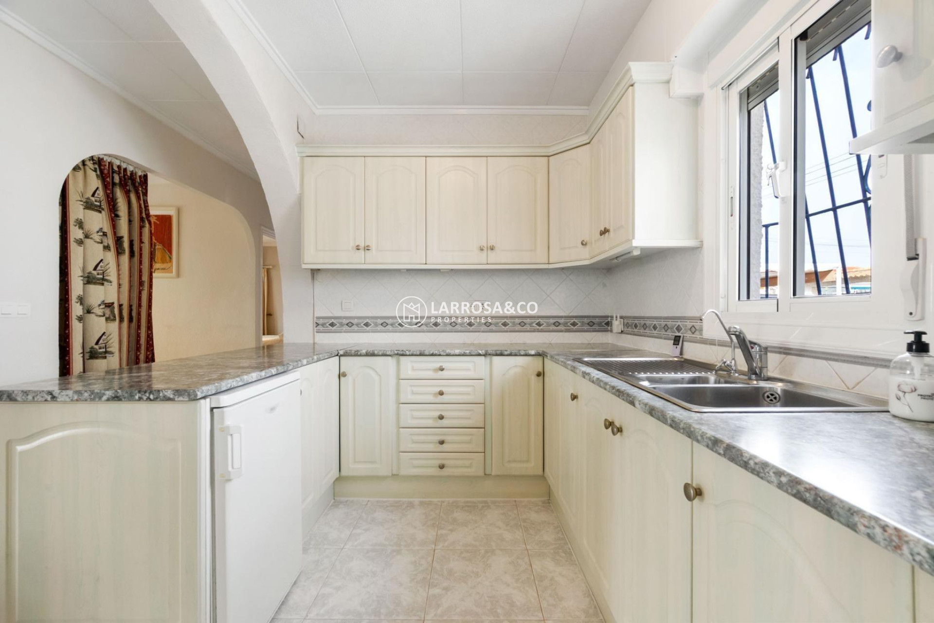 Herverkoop - Villa - Torrevieja - La Siesta - El Salado - Torreta