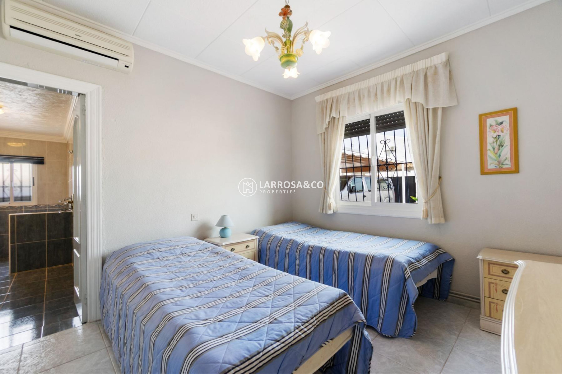 Herverkoop - Villa - Torrevieja - La Siesta - El Salado - Torreta