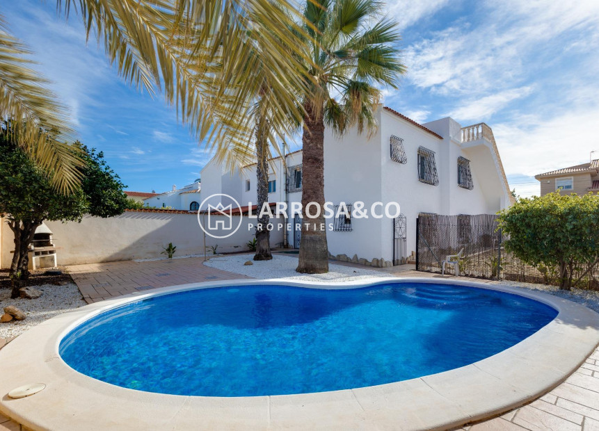 Herverkoop - Villa - Torrevieja - La Siesta - El Salado - Torreta