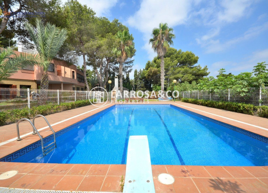 Herverkoop - Villa - Torrevieja - Los Balcones