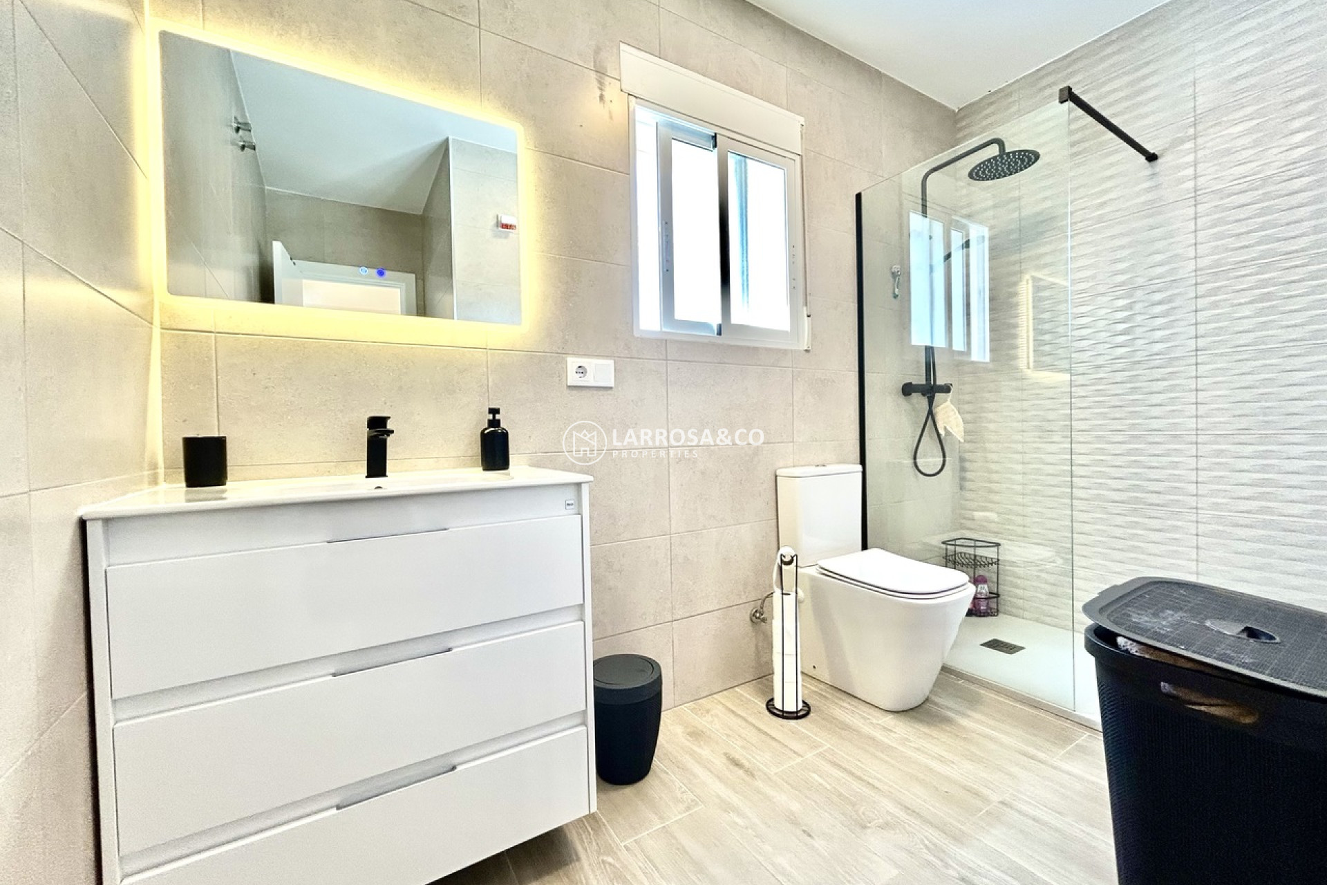 Herverkoop - Villa - Villamartín - Costa Blanca