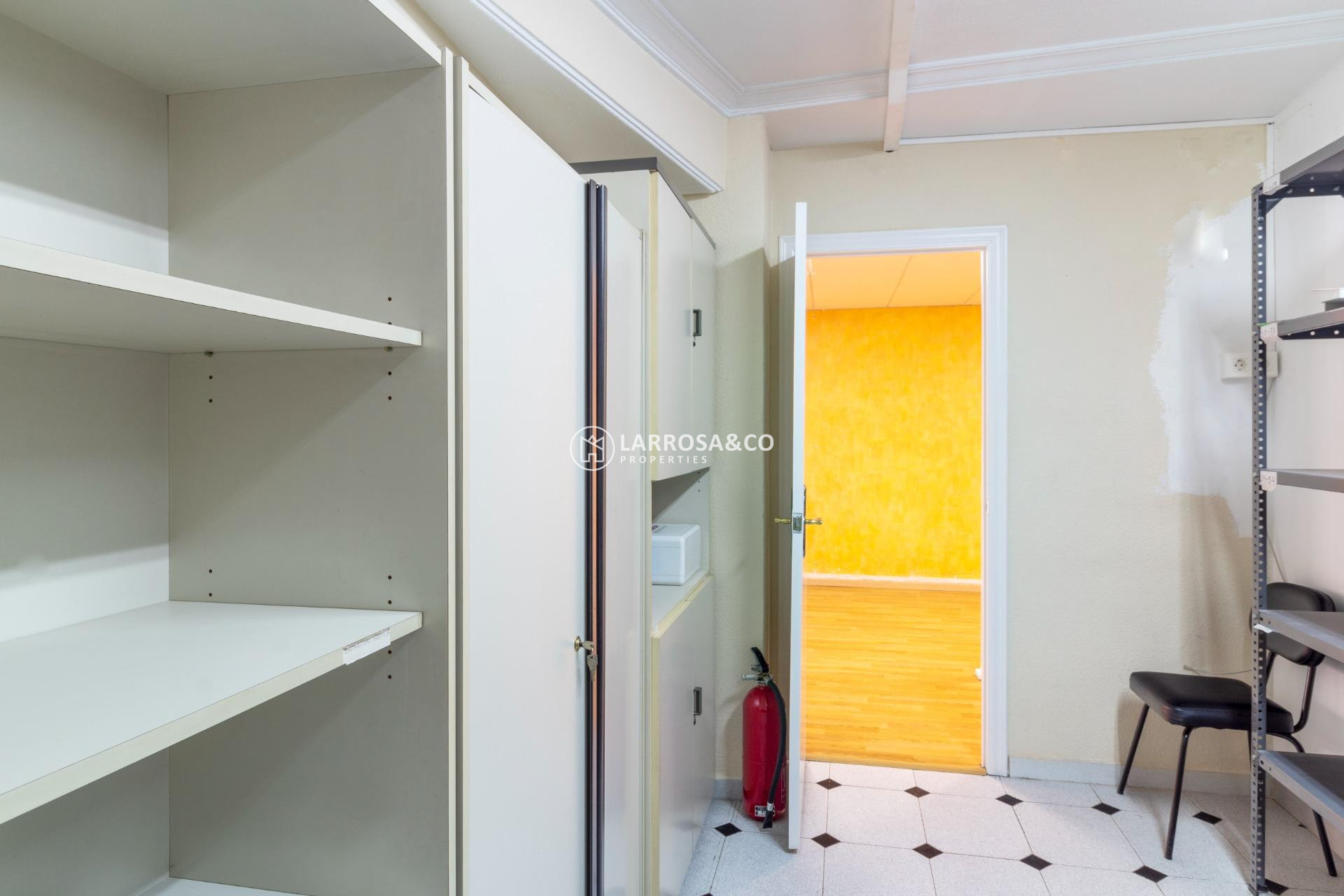 Lange Termijn Verhuur - Commercial space - Orihuela - Zona Centro