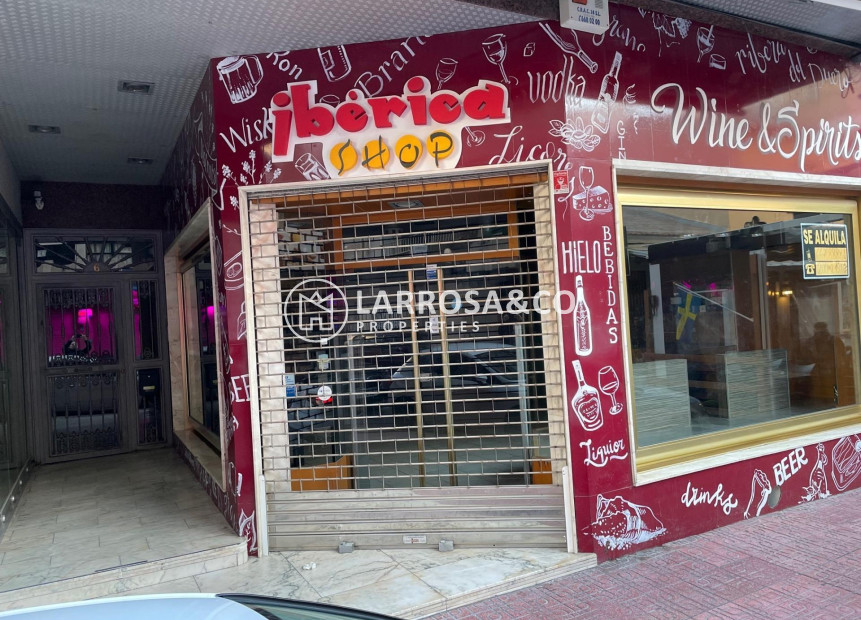 Location - Commercial space - Torrevieja - Centro