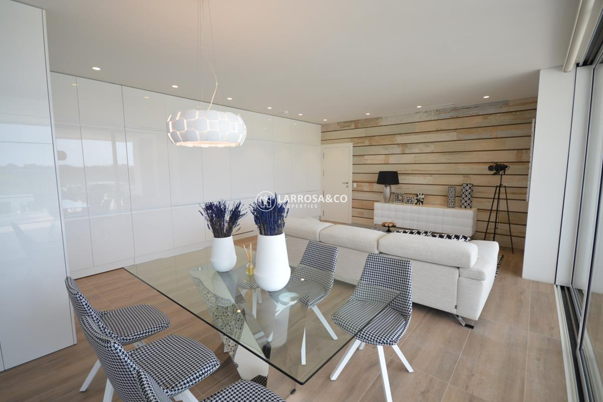 new-build-apartments-las-colinas-golf-dining-area-on2120