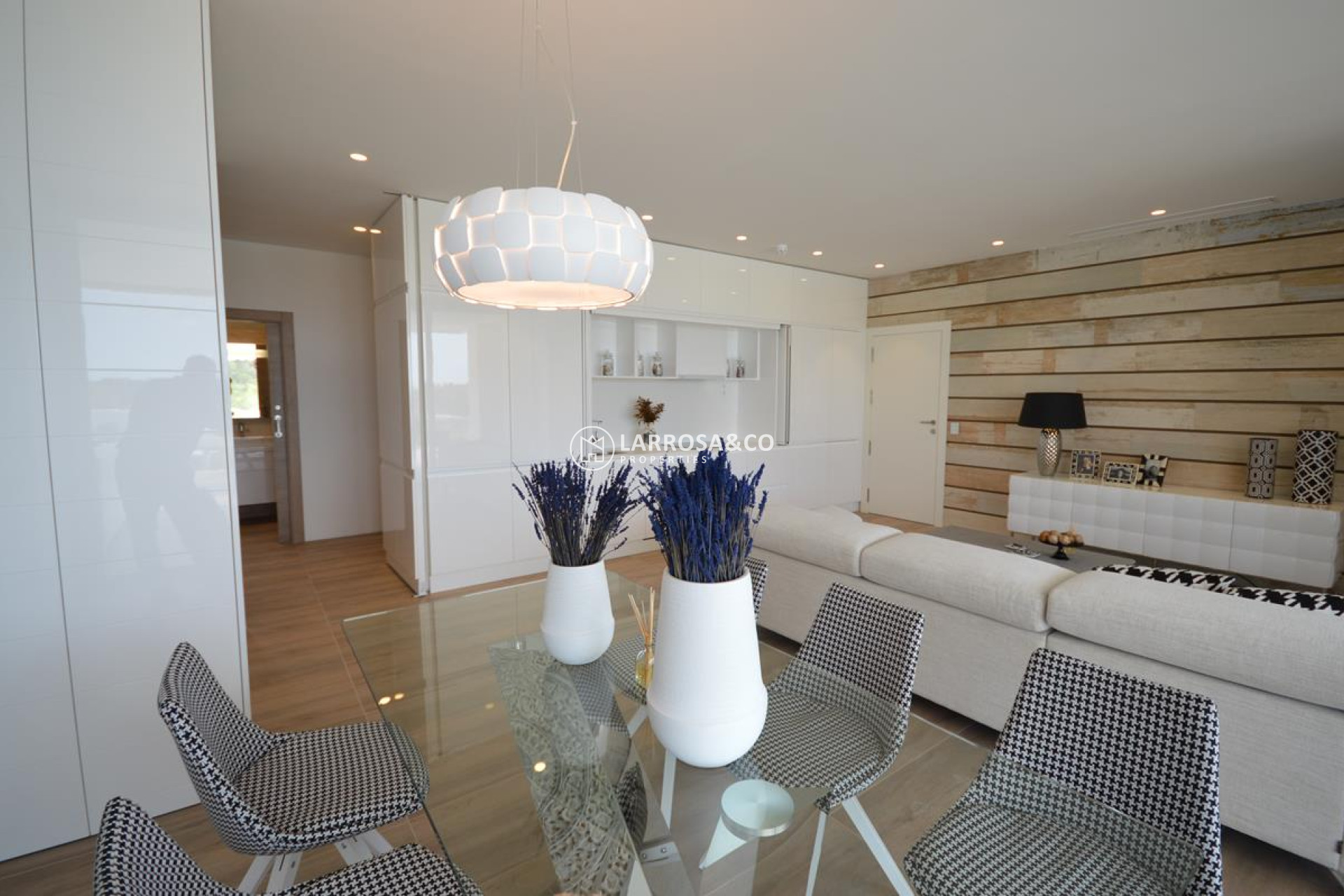 new-build-apartments-las-colinas-golf-lounge-table-on2120