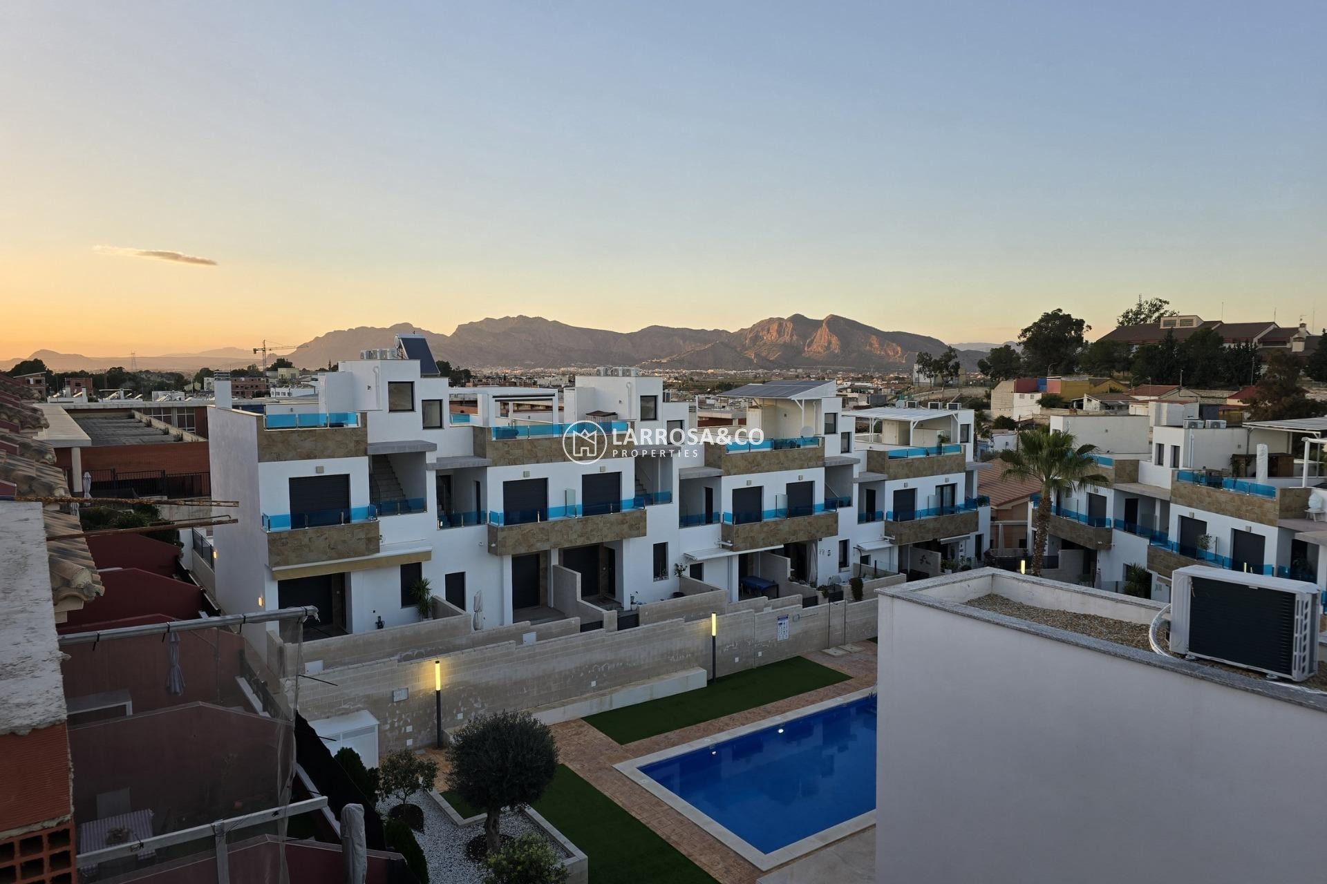 New build - Semi-detached house - Bigastro - pueblo