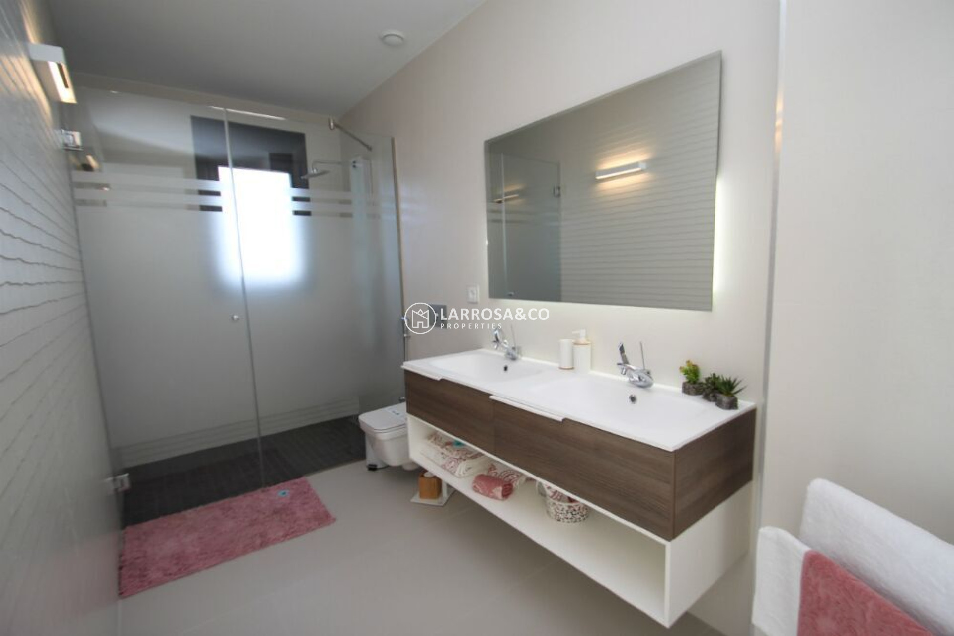 new-build-villa-sanmiguel-bathroom2-on2119