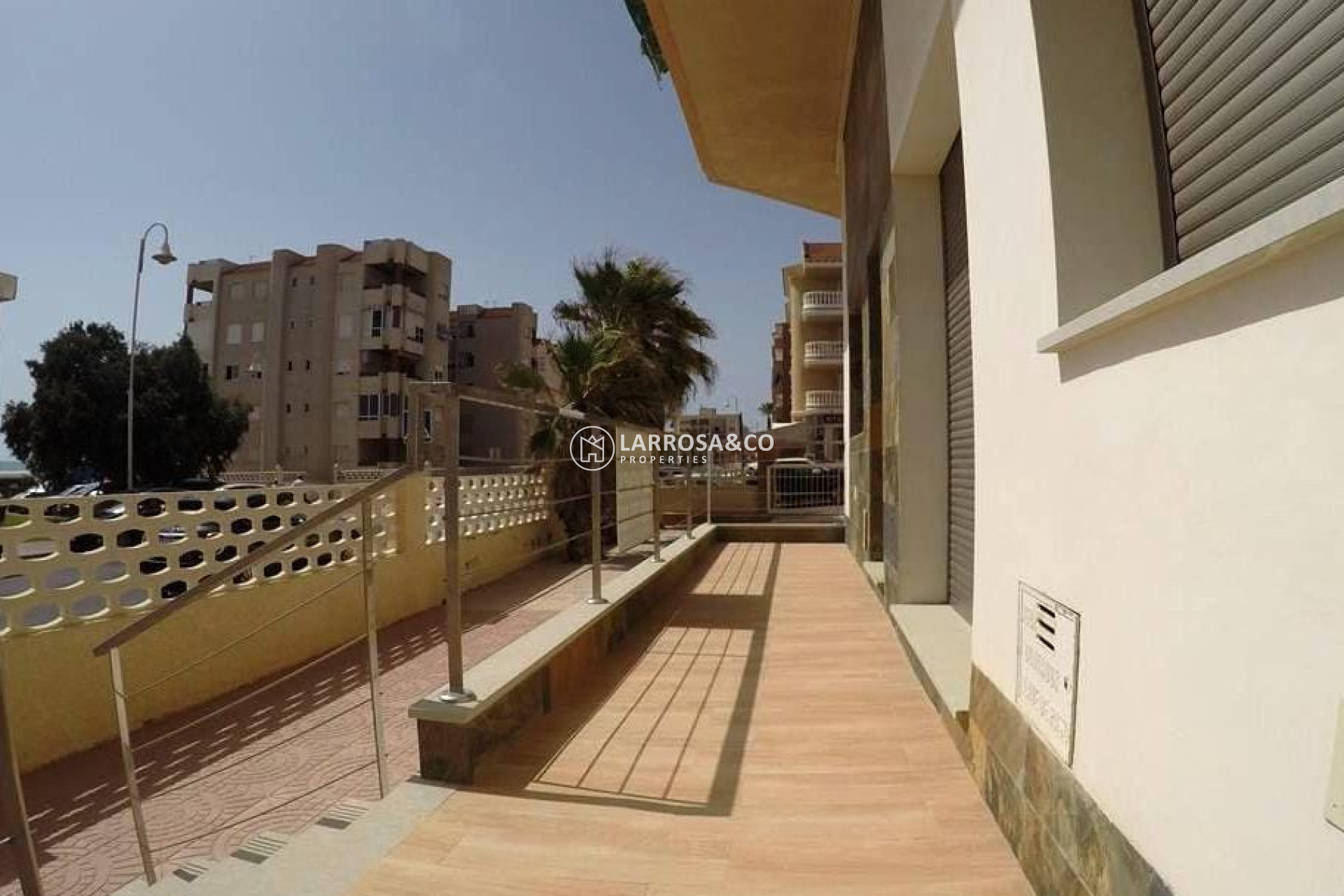 new-building-apartment-guardamar-del-segura-beach-entrance-on2050c