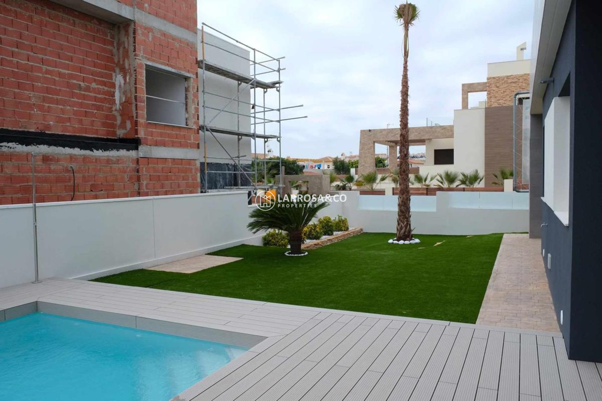 new-building-house-la-mata-garden-swimming-pool-on2113