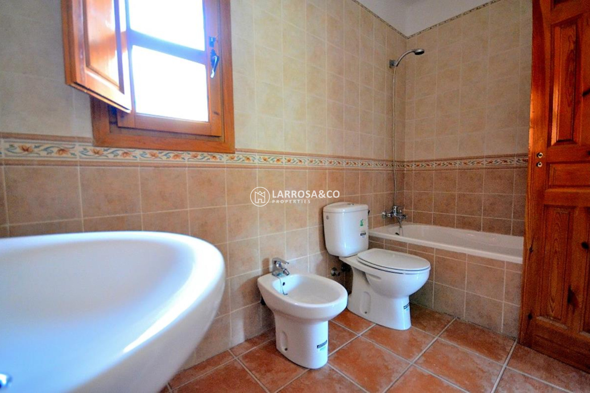 new-built-villa-rojales-golf-bathroom-2-on2103