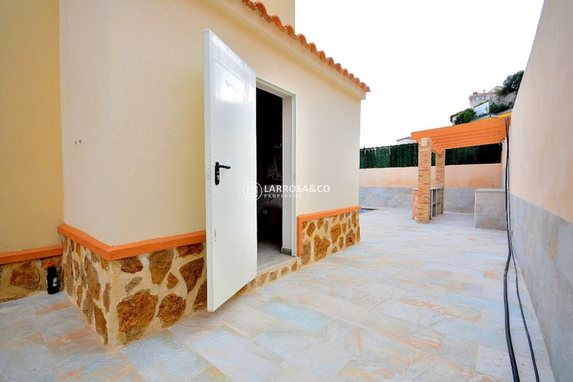 new-built-villa-rojales-golf-storage-room-on2103