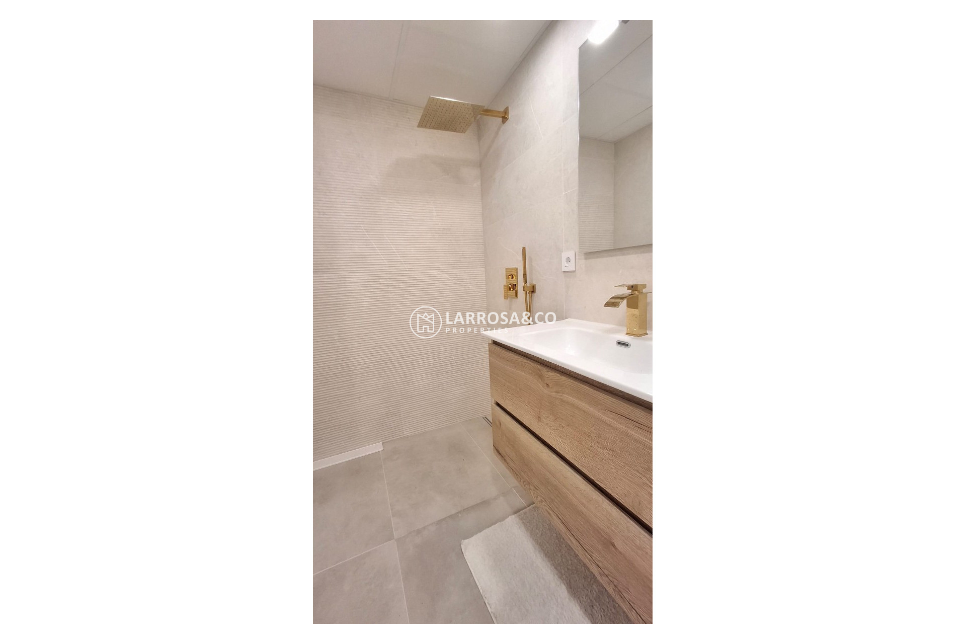 Resale - Apartament / Duplex - Torrevieja - Playa Acequion
