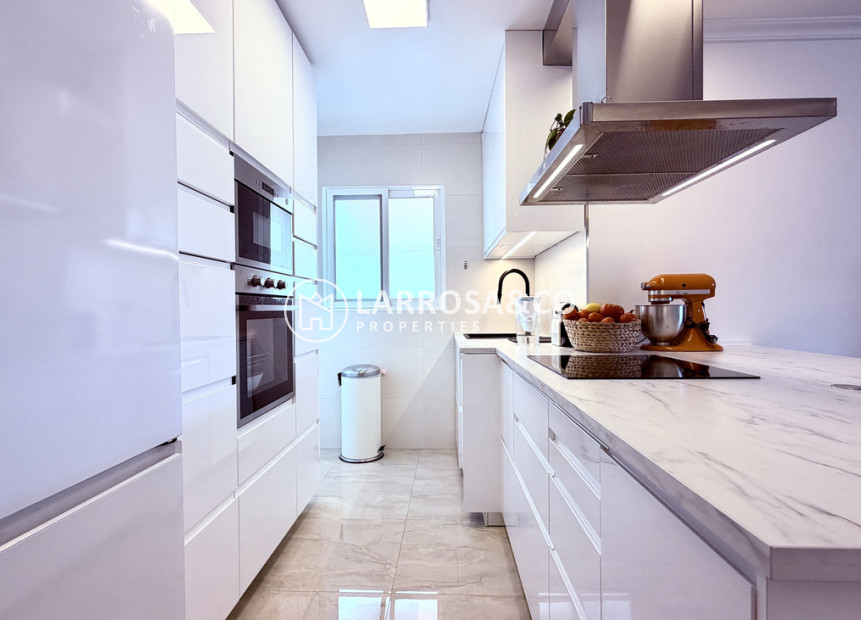 Resale - Apartment - Alicante - Costa Blanca