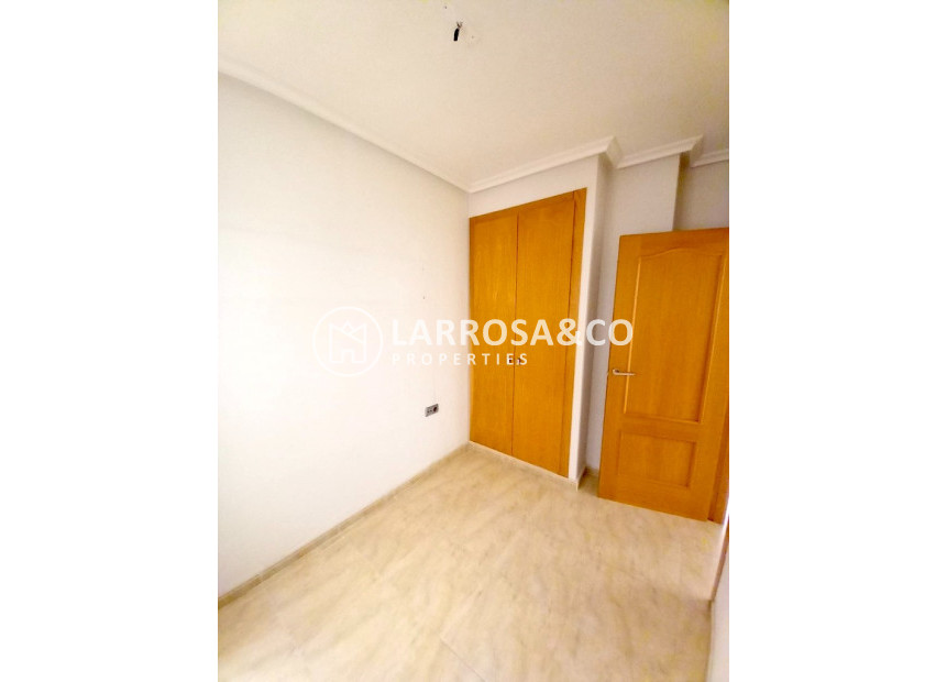Resale - Apartment - Almoradí - Inland