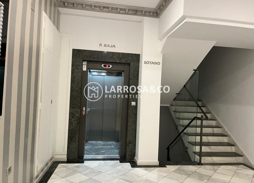 Resale - Apartment - Almoradí