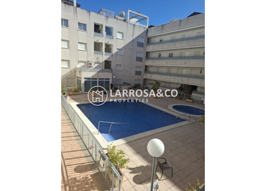 Resale - Apartment - Almoradí