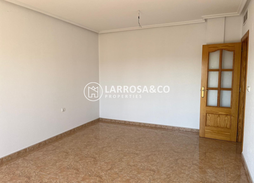 Resale - Apartment - Almoradí
