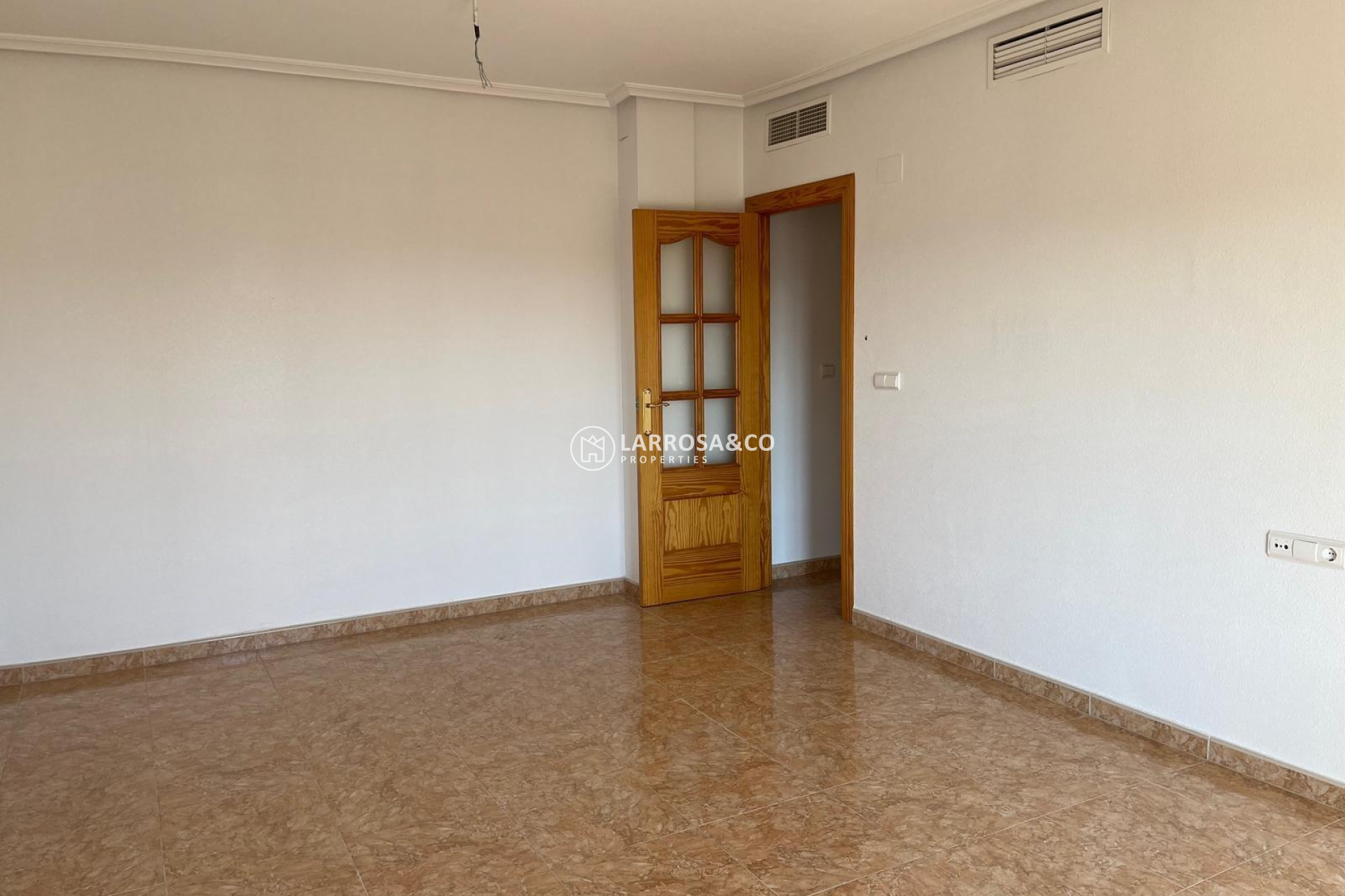 Resale - Apartment - Almoradí