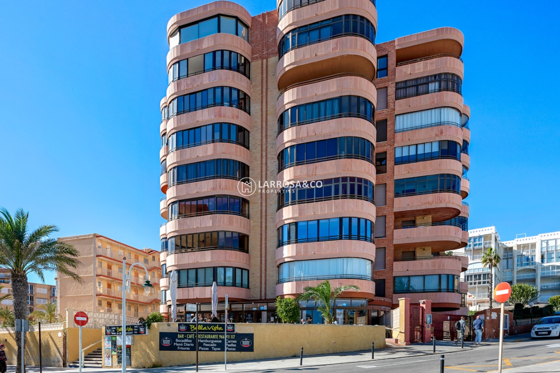Resale - Apartment - Arenales del sol - Segunda linea playa