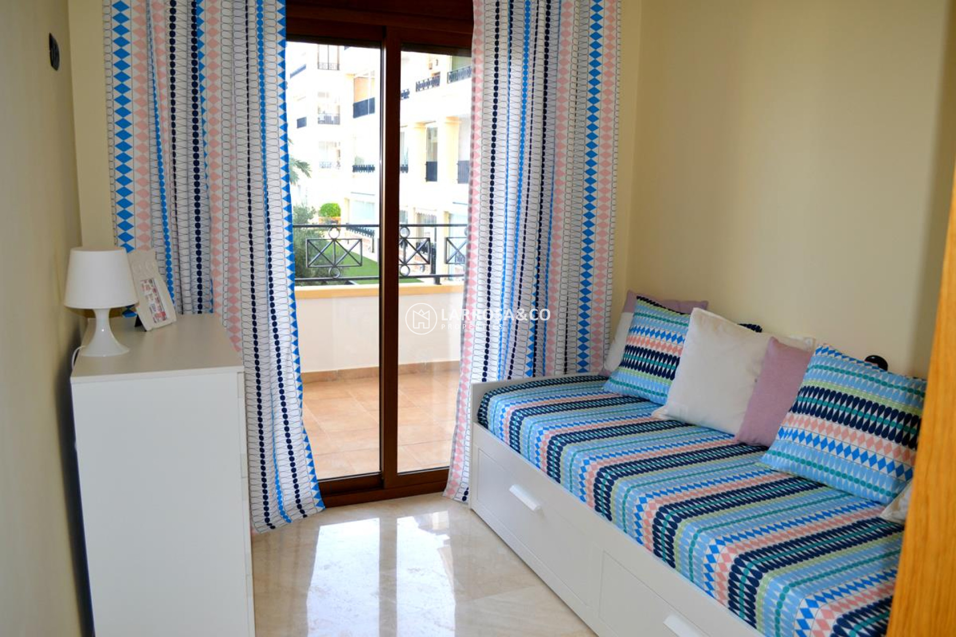 resale-apartment-beach-guardamar-bedroom-2-rv2104