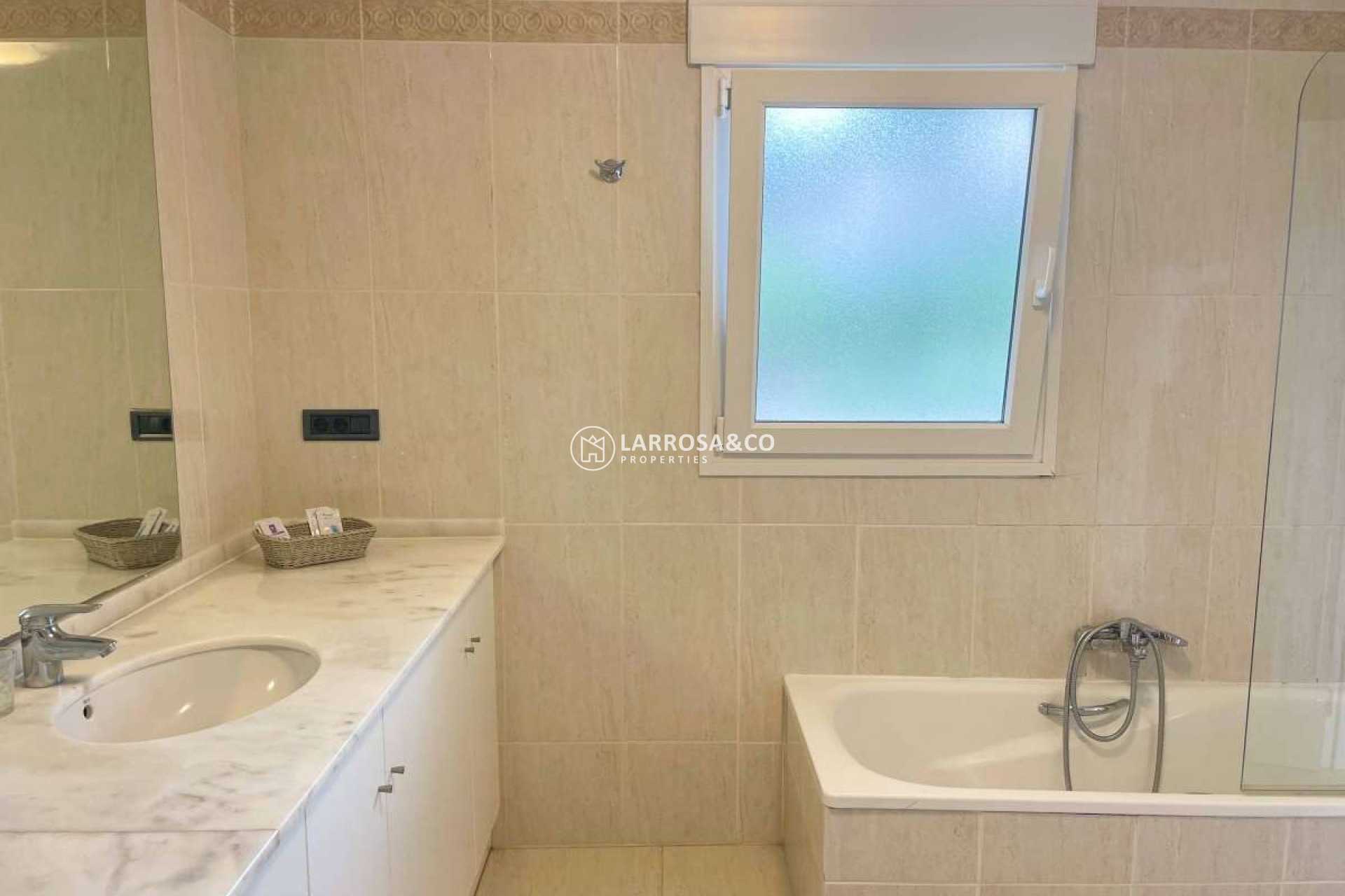 Resale - Apartment - Benissa Costa - Costa Blanca
