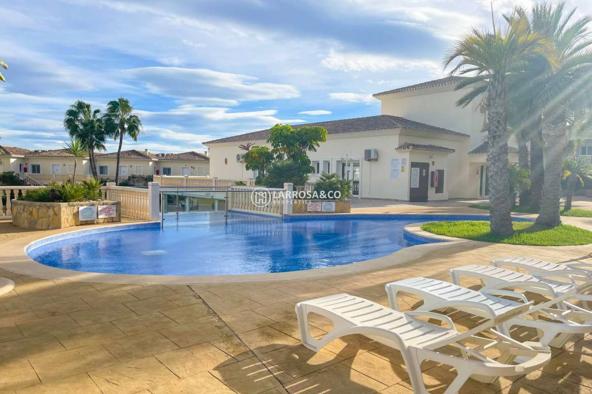 Resale - Apartment - Benissa Costa - Costa Blanca
