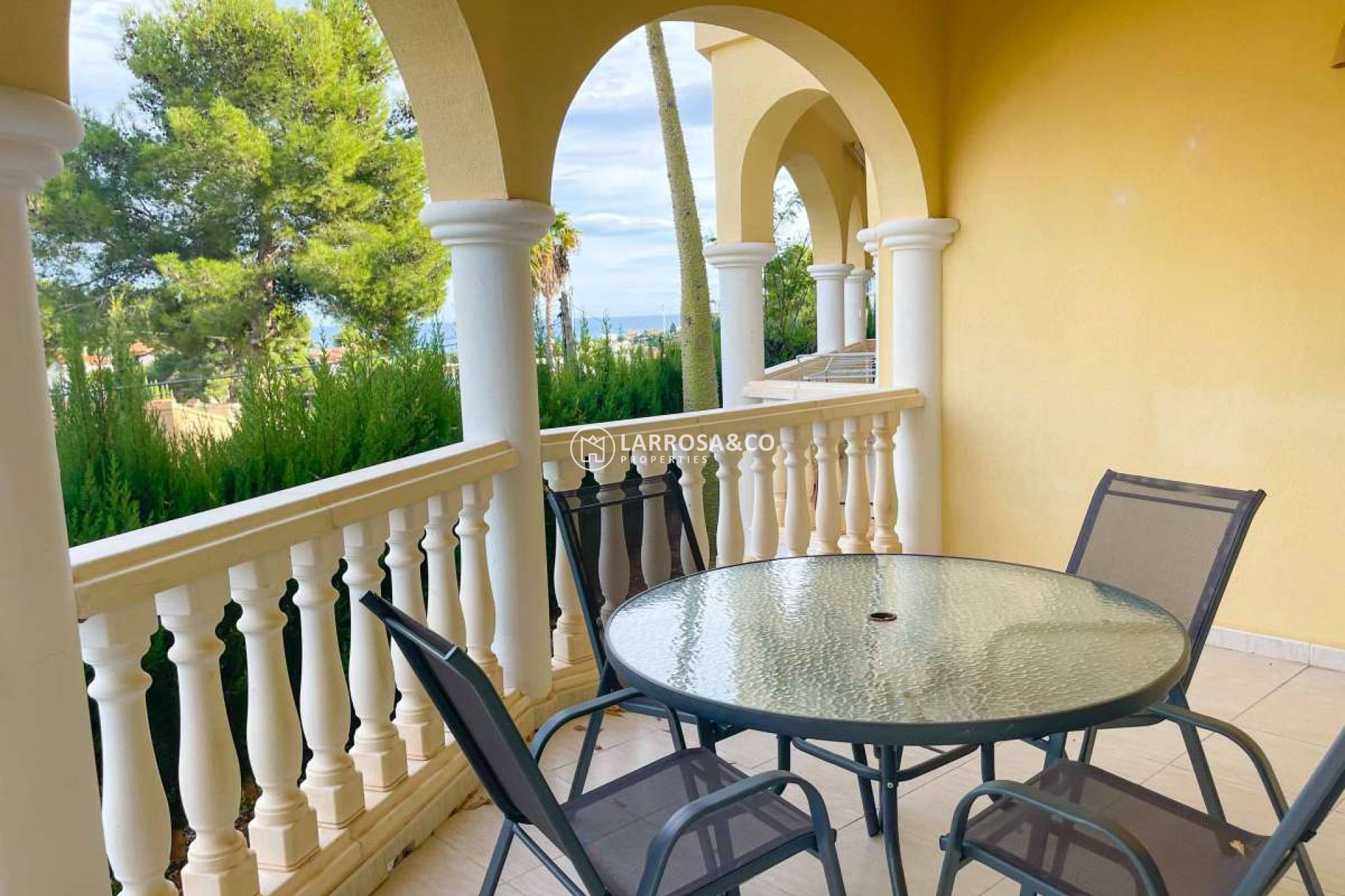 Resale - Apartment - Benissa Costa - Costa Blanca