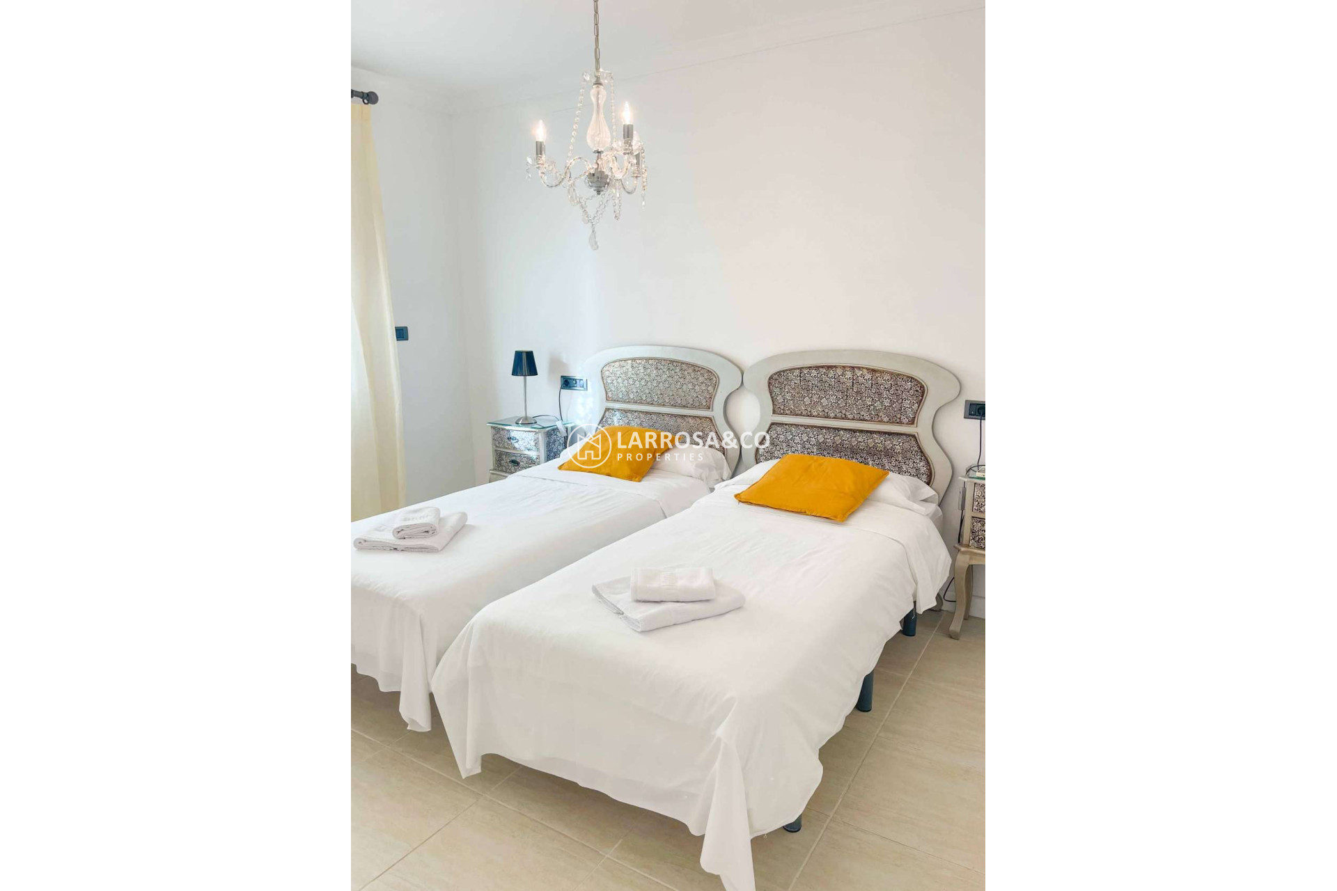 Resale - Apartment - Benissa Costa - Costa Blanca