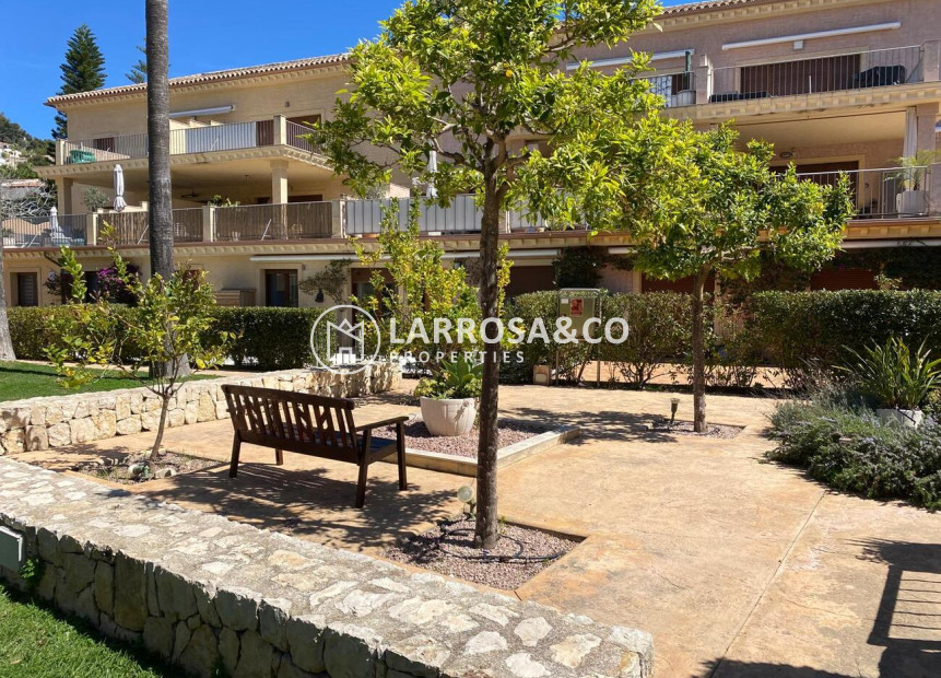 Resale - Apartment - Benissa Costa - Costa Blanca