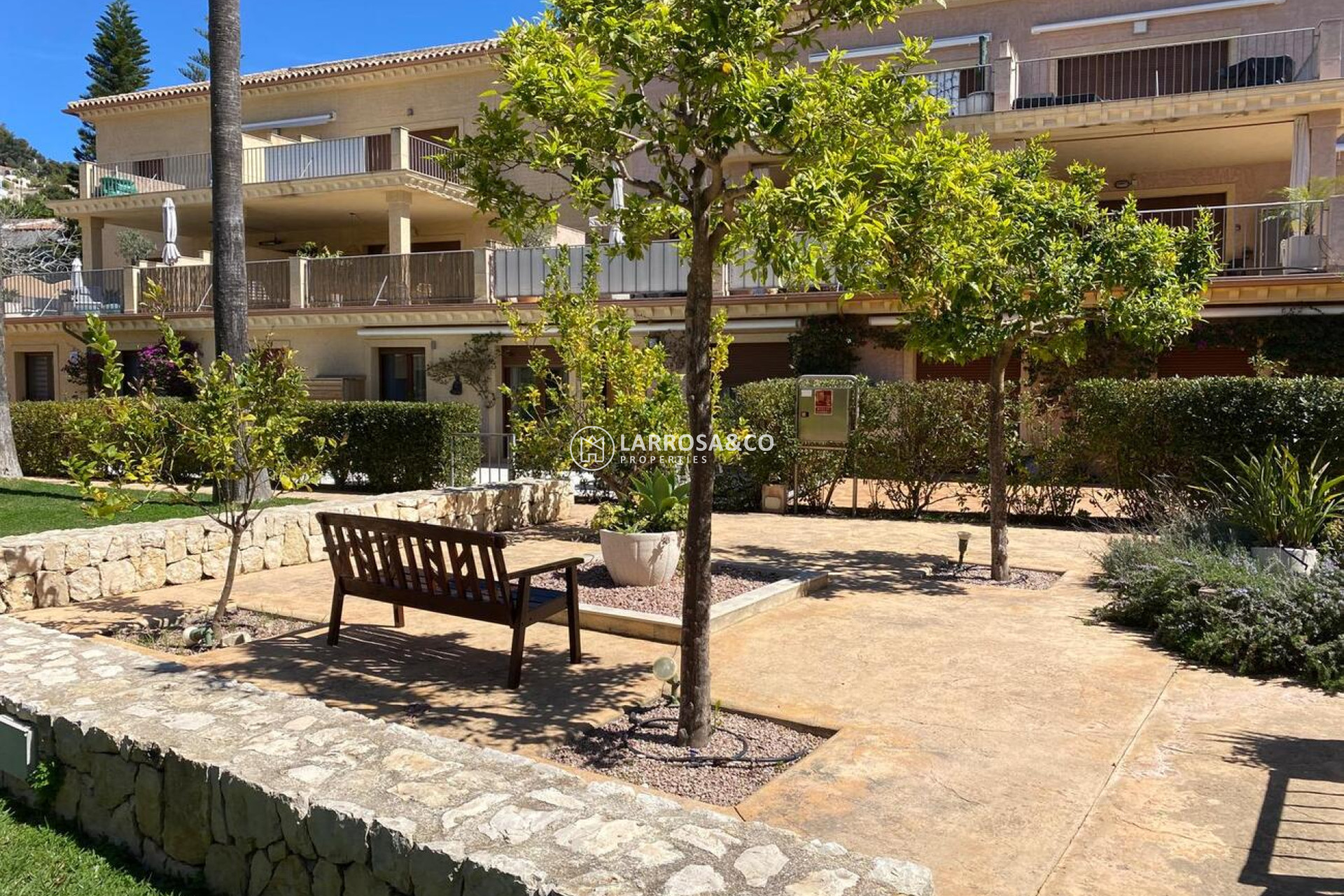 Resale - Apartment - Benissa Costa - Costa Blanca