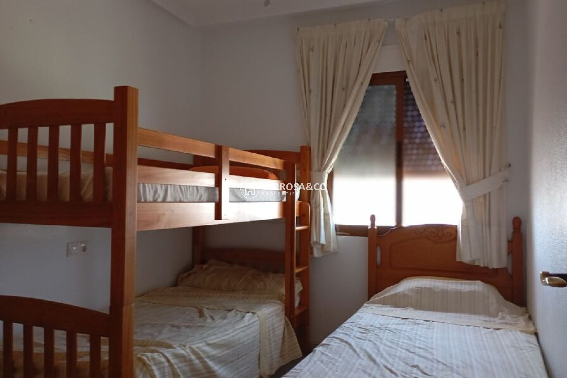 Resale - Apartment - Daya Vieja - Costa Blanca