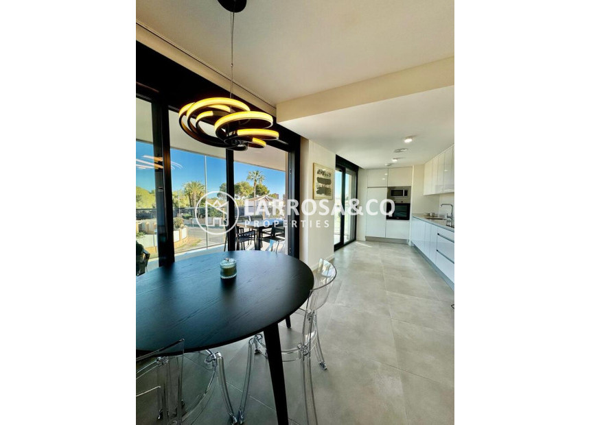 Resale - Apartment - Dehesa de Campoamor - Costa Blanca