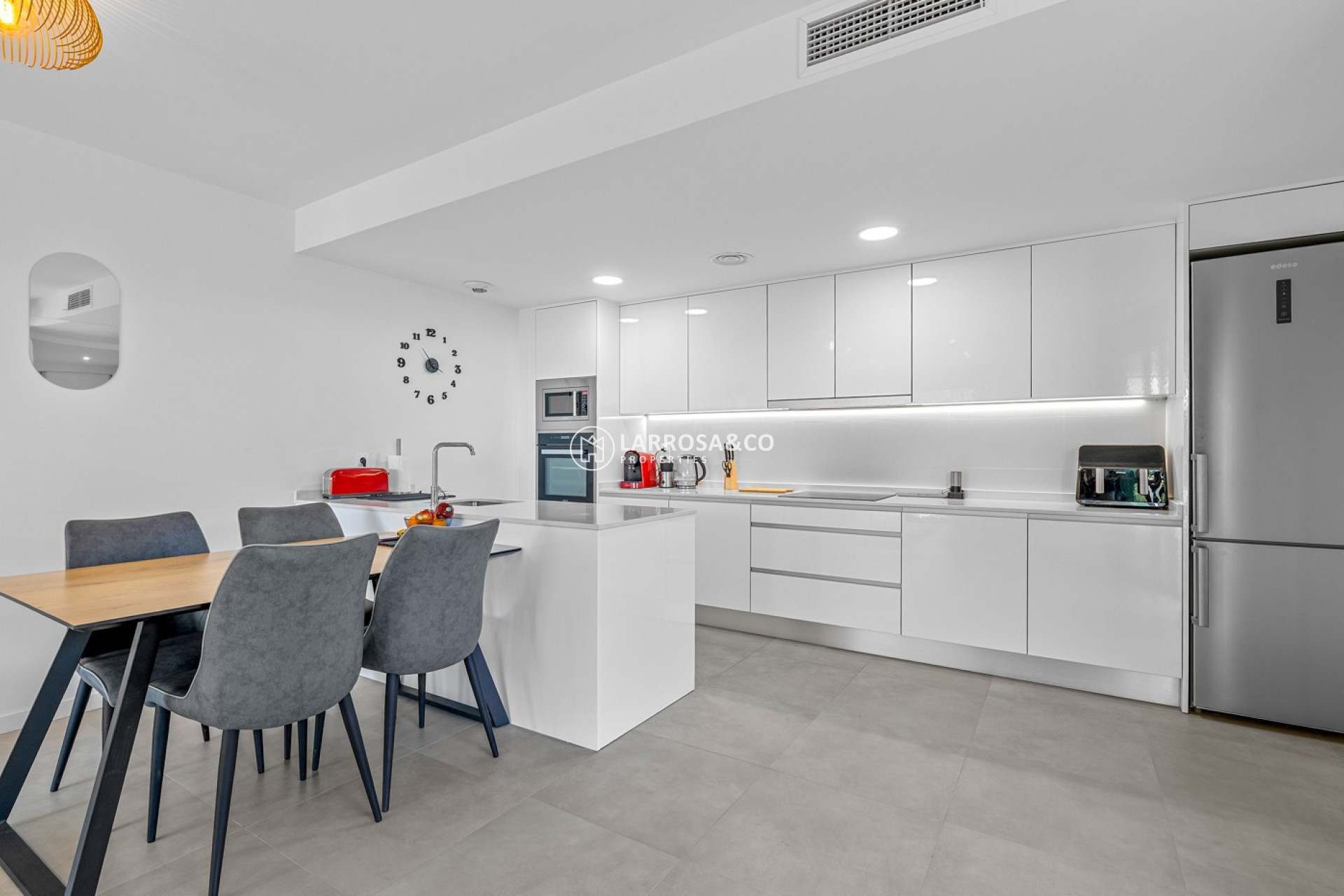 Resale - Apartment - Dehesa de Campoamor - Costa Blanca