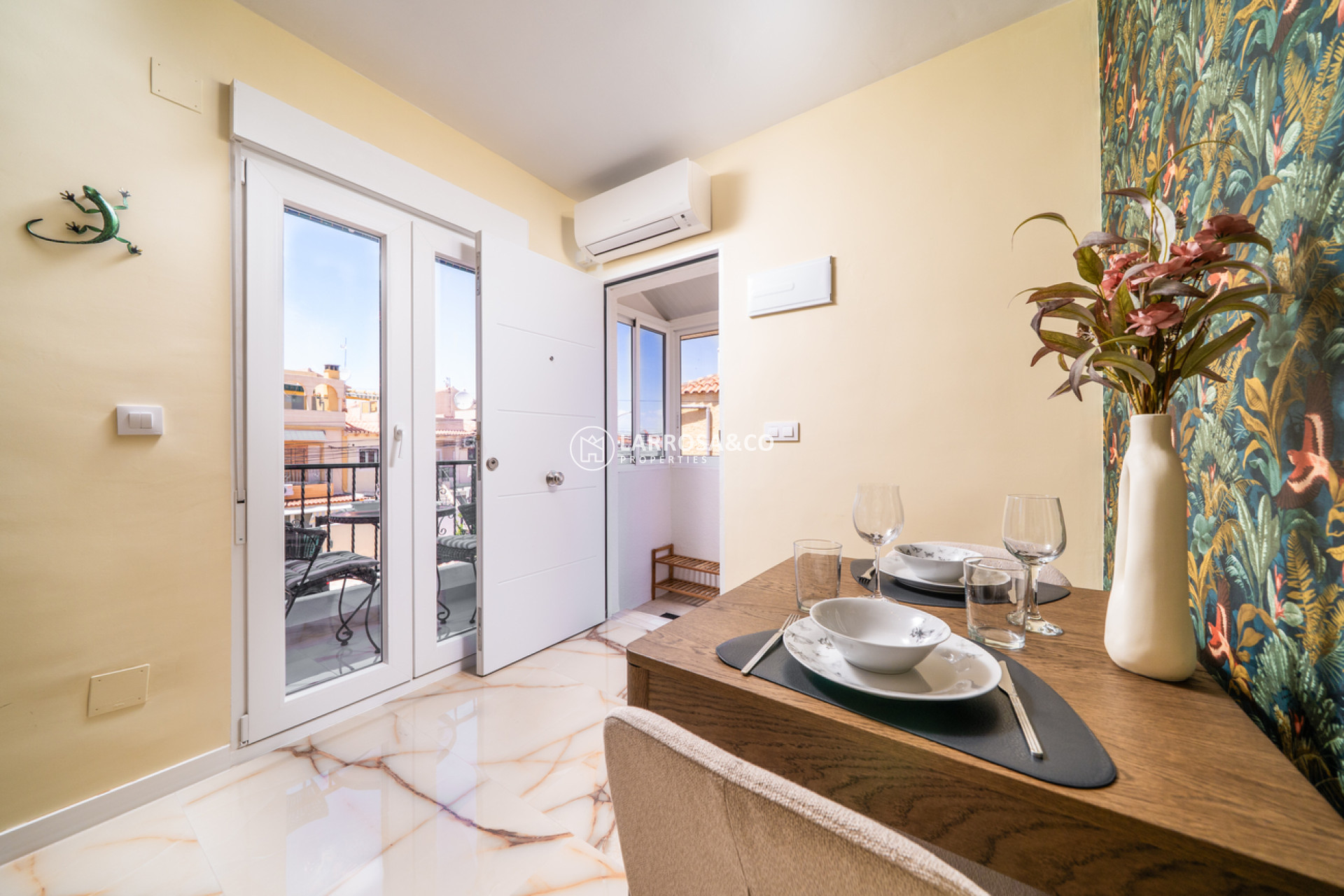 Resale - Apartment - El Chaparral - Costa Blanca
