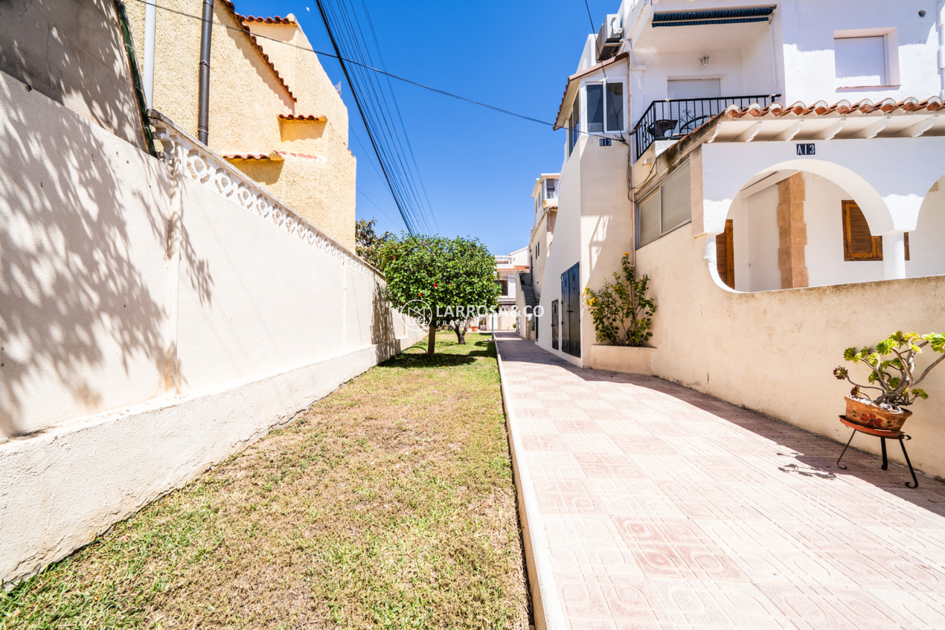 Resale - Apartment - El Chaparral - Costa Blanca