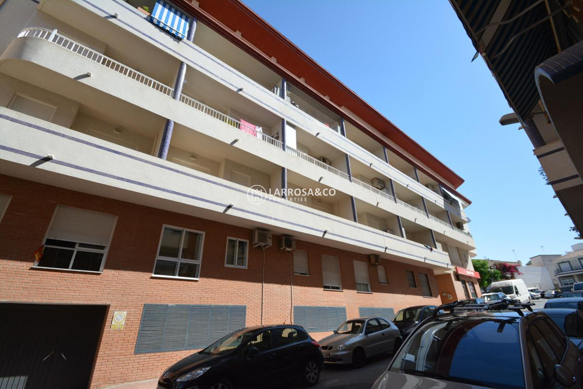 resale-apartment-guardamar-center-facade-rv2117