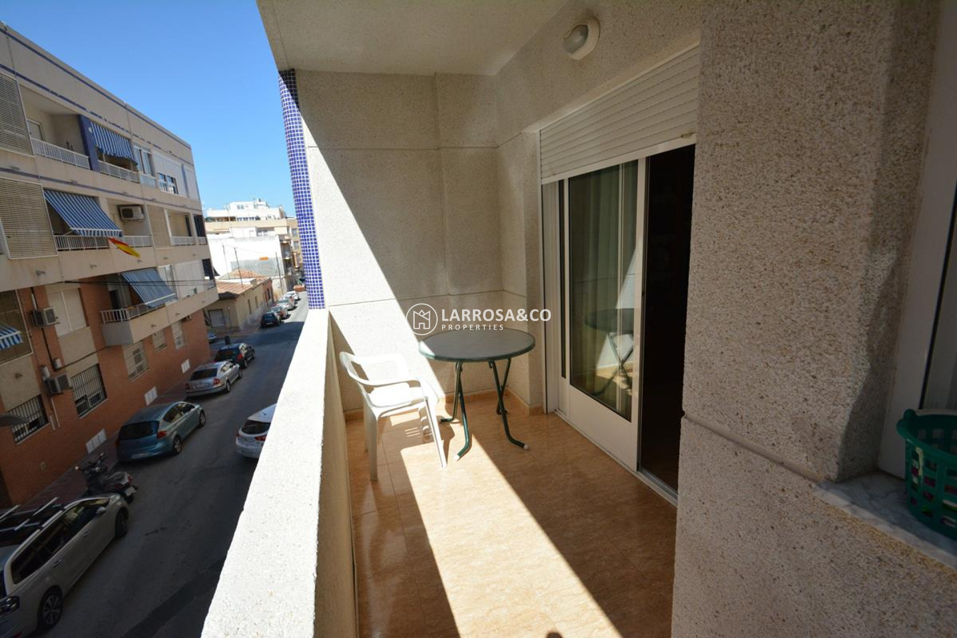 resale-apartment-guardamar-center-terrace-rv2117