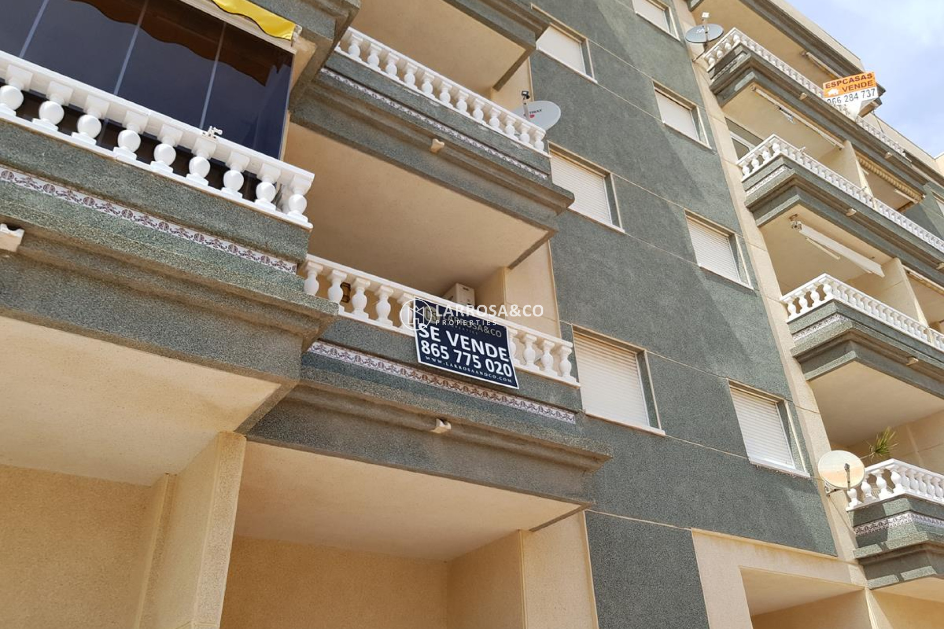 resale-apartment-guardamar-del-segura-beach-facade-rv2085    