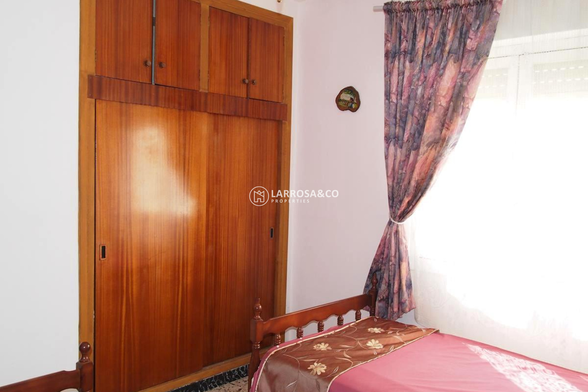 resale-apartment-guardamar-del-segura-center-bedroom-2-wardrobe-rv2089