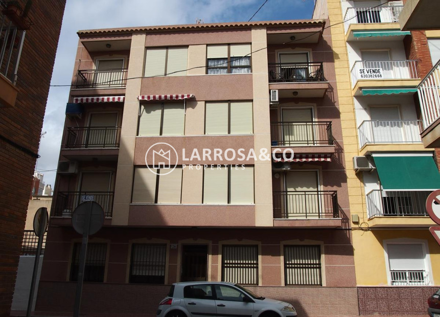 resale-apartment-guardamar-del-segura-center-facade-rv2089