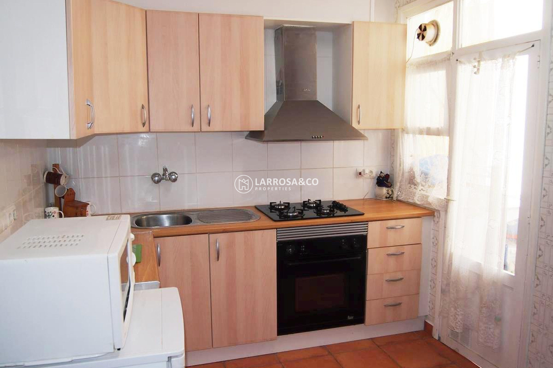 resale-apartment-guardamar-del-segura-center-kitchen-rv2089
